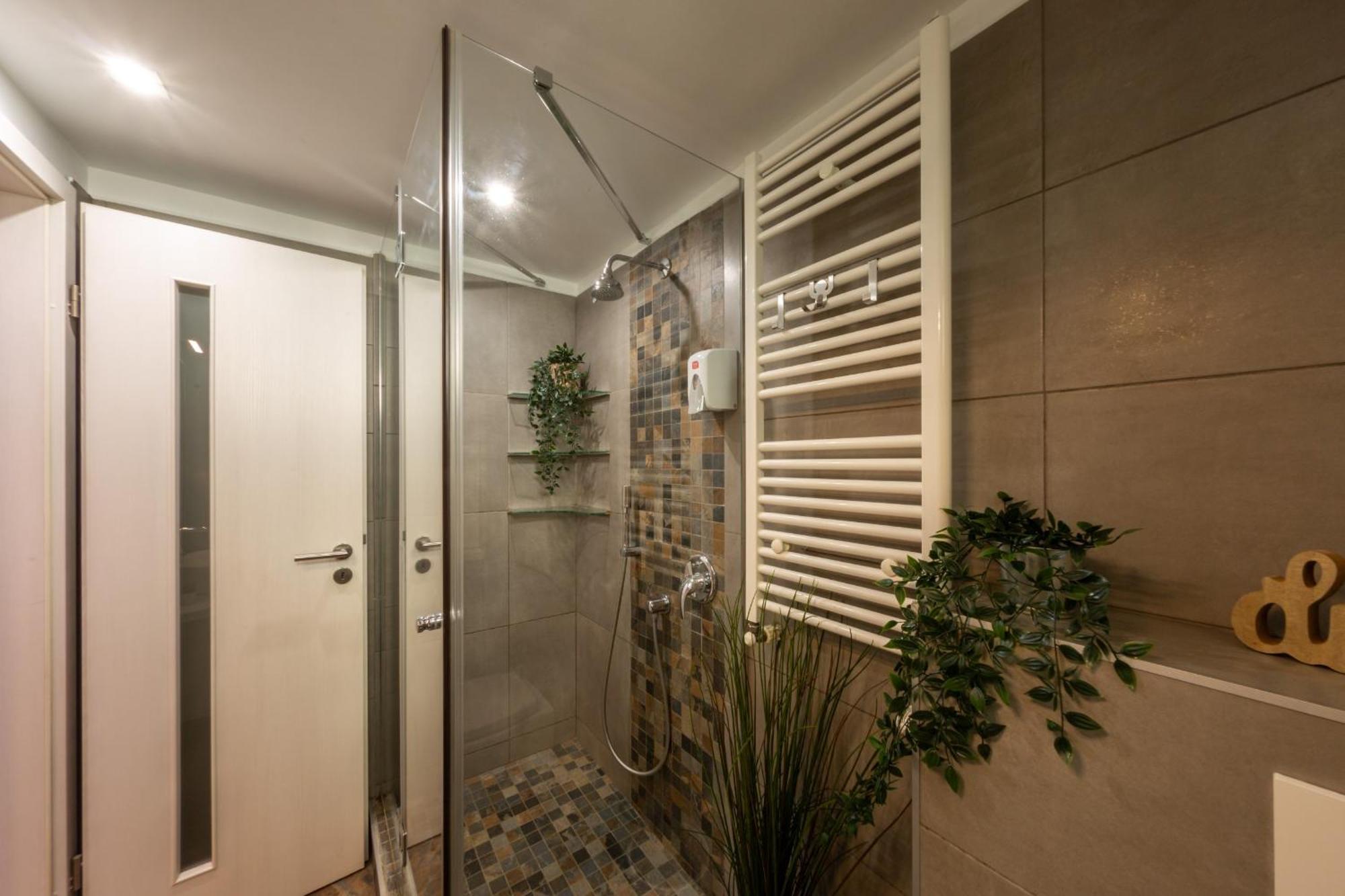 Modern 1Br Apt In The Old Town: The Perfect Choice Bucharest Exterior photo